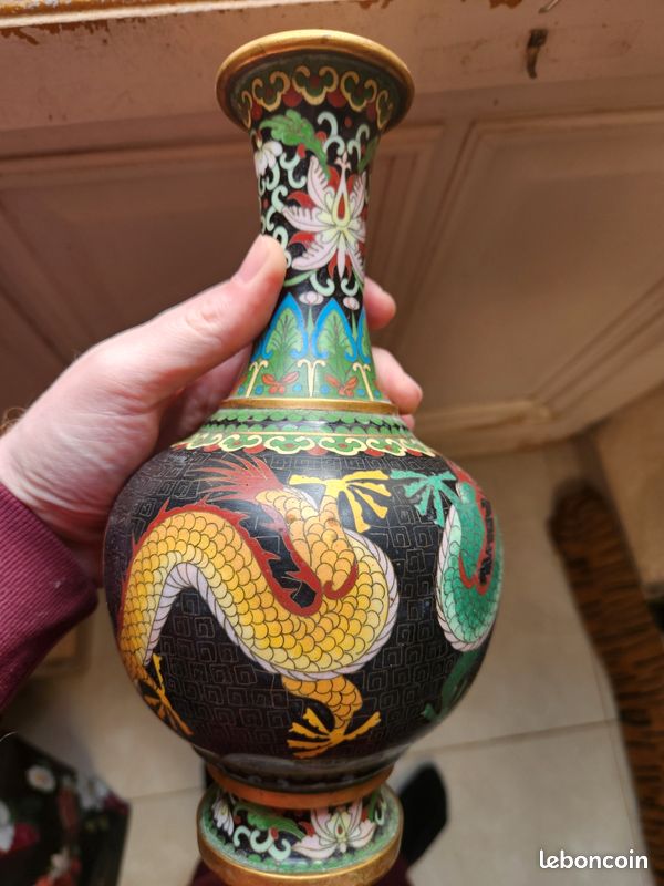 Vase Miniature Chinois Cloisonné – Porcelaine Émaillée Et Laiton – Vers 1900