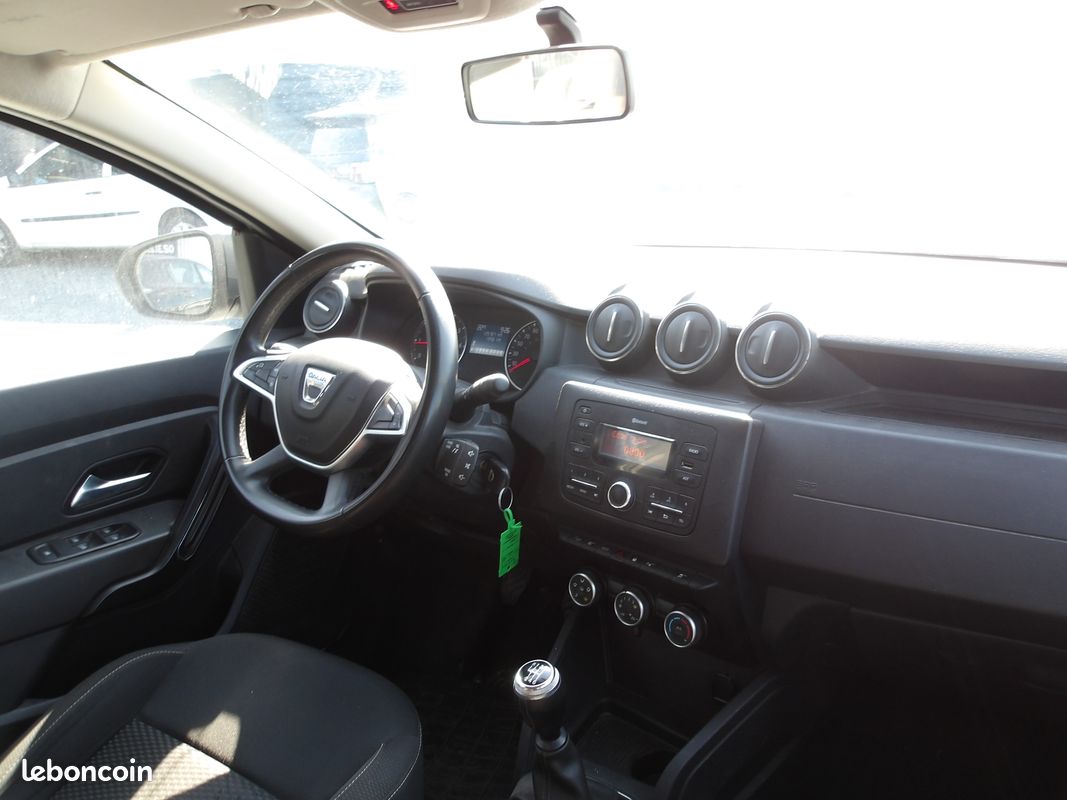 Dacia DUSTER 4X4 BlueDCI 115ch CONFORT (image 8)