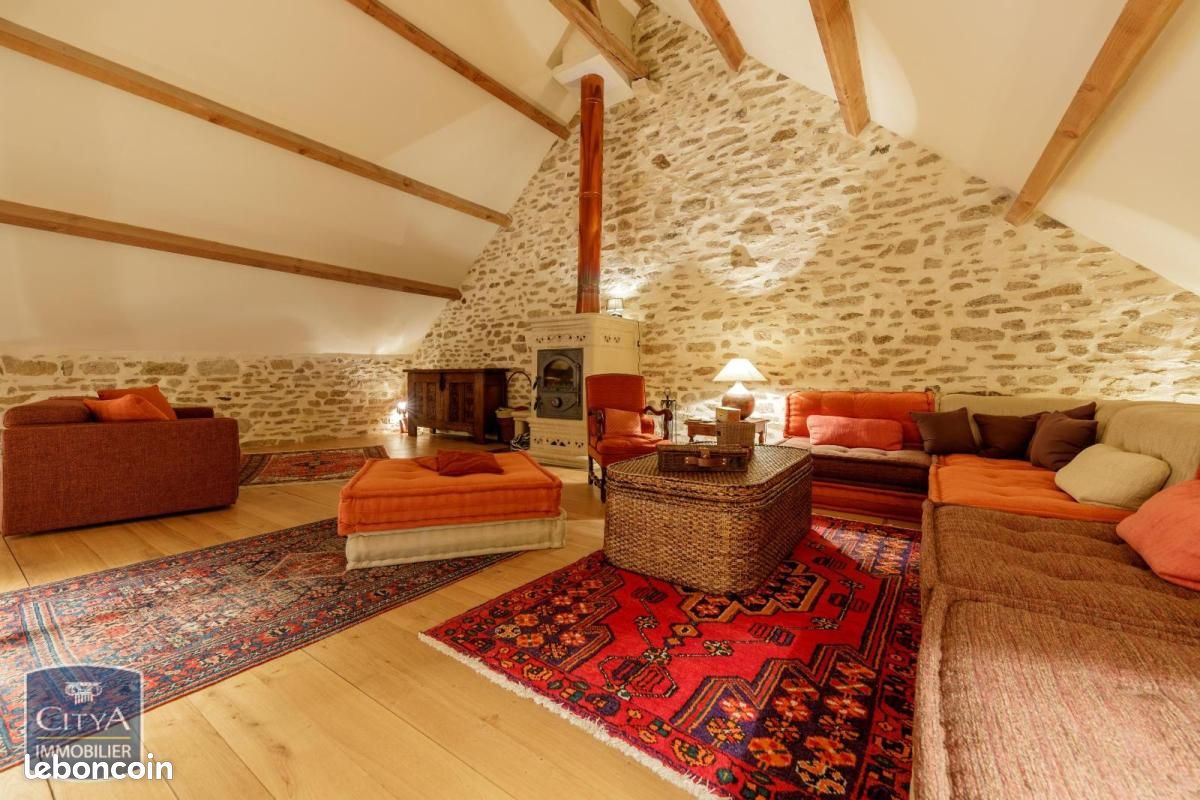 Maison 2 pièces 165 m² · à Dun-le-Palestel · 165 m² · 265 000 €