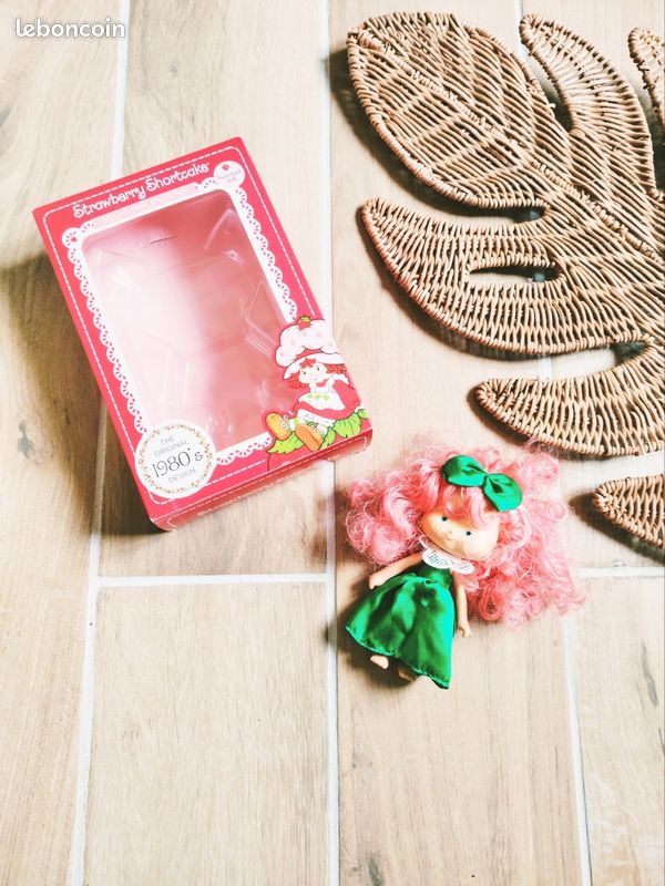 2 MINI POUPÉES articulées CHARLOTTE AUX FRAISES et MIMI CITRON 8cm