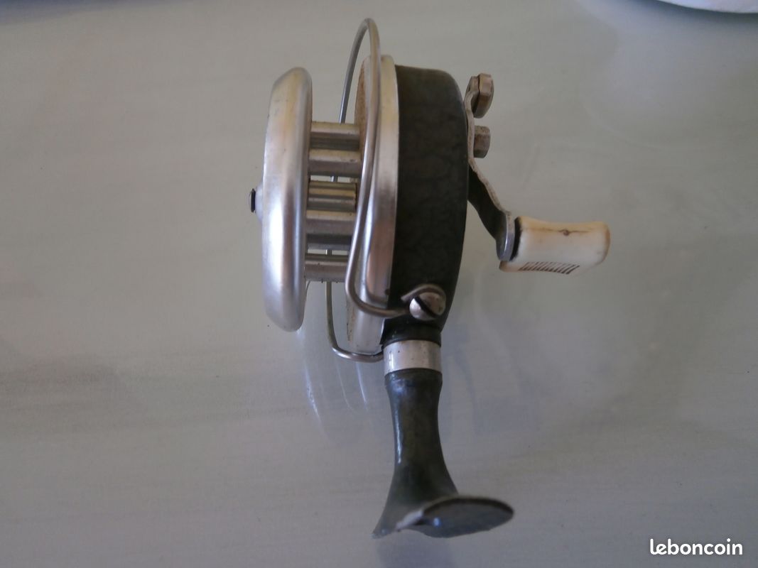 Vintage Ocean City 1581 Fishing Reel