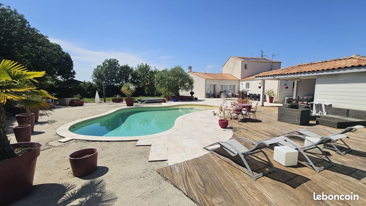 Maison 6 pièces 186 m² · à Chantemerle-sur-la-Soie · 186 m² · 430 000 €