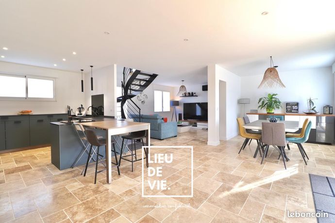 Maison 6 pièces 180 m²