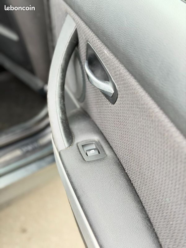 BMW Série 3 318D TOURING 2.0L 140CH (image 11)