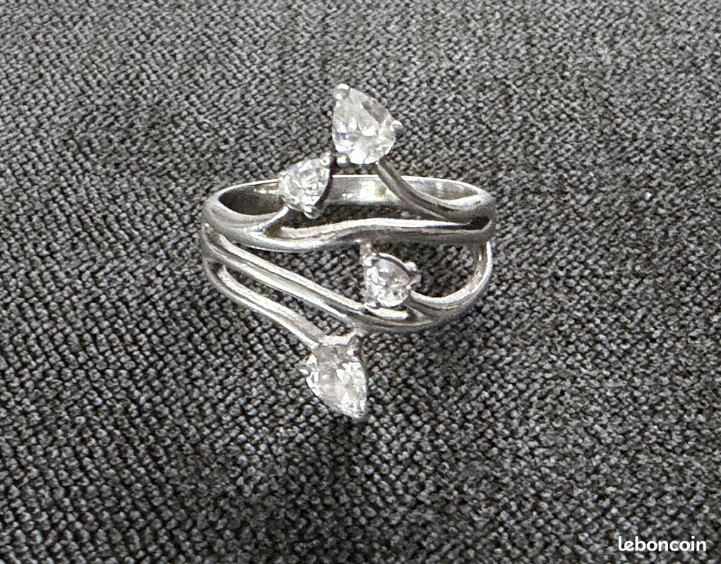 Bague Ancienne En Argent Massif 925 - Taille 53 - Style Jonc Avec Strass - Occasion