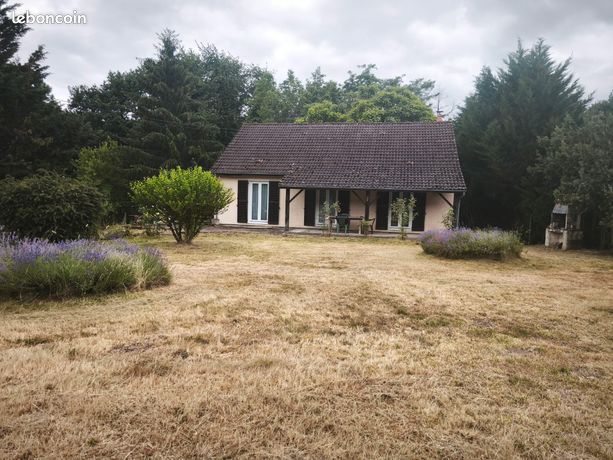 Maison 90 m² – 3 chambres – Sous-sol complet et garage double – Terrain 2 000 m²