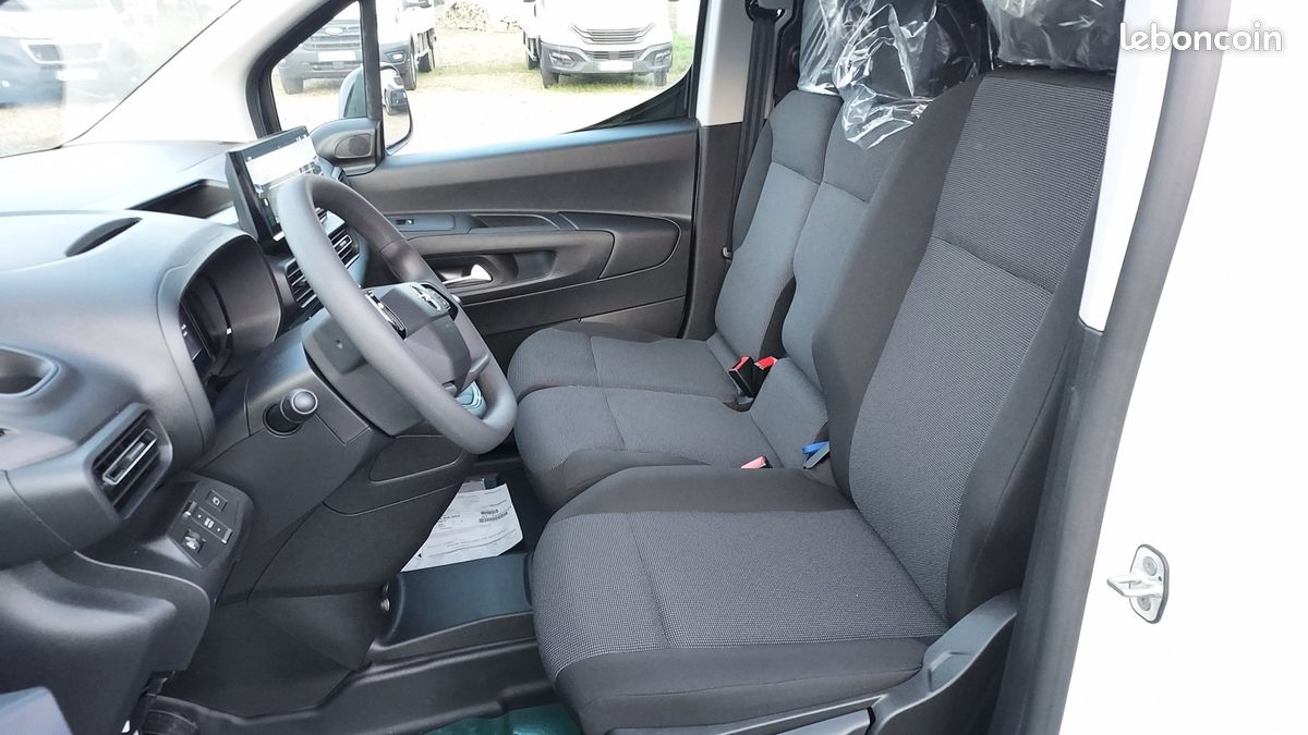 Opel COMBO CARGO M 1000KG BLUEHDI 100CH S&S +PLANCHER BOIS (image 2)