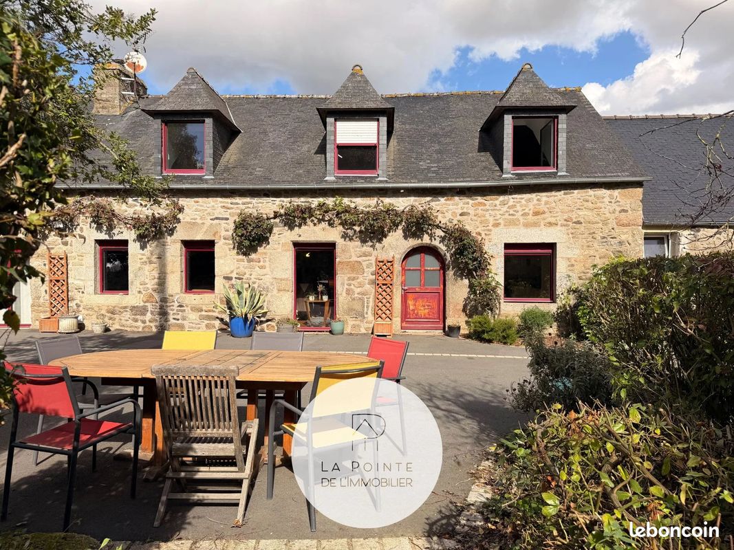 Maison 6 pièces 195 m² · à Bréhand · 195 m² · 282 900 €