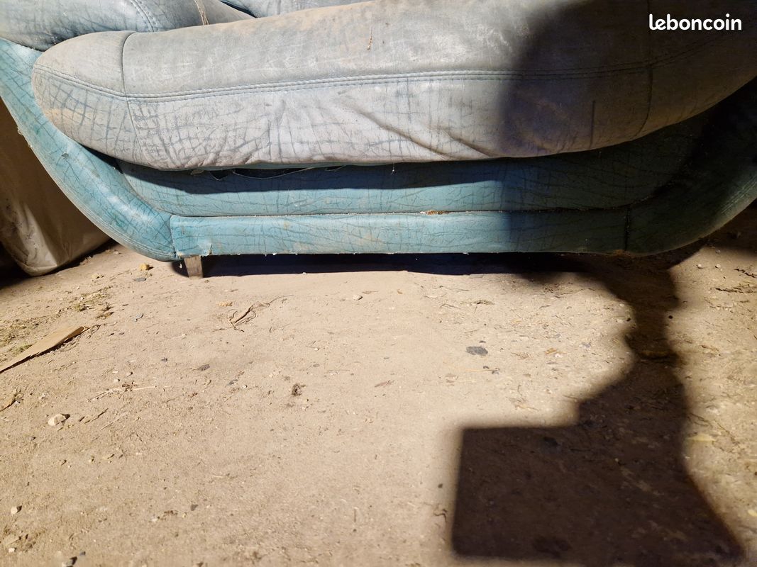Fauteuil et autres meubles (image 2)