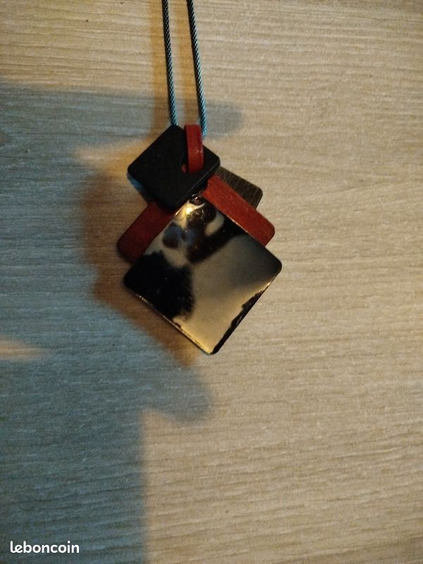 LongCollier fantaisie noiret rouge fantaisie (image 1)
