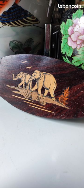 Cadre en bois marqueterie éléphants - Décoration