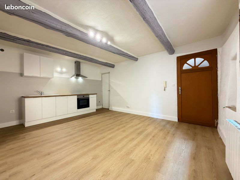 Appartement 3 pièces 46 m² · à Camaret-sur-Aigues · 45,8 m² · 550 €