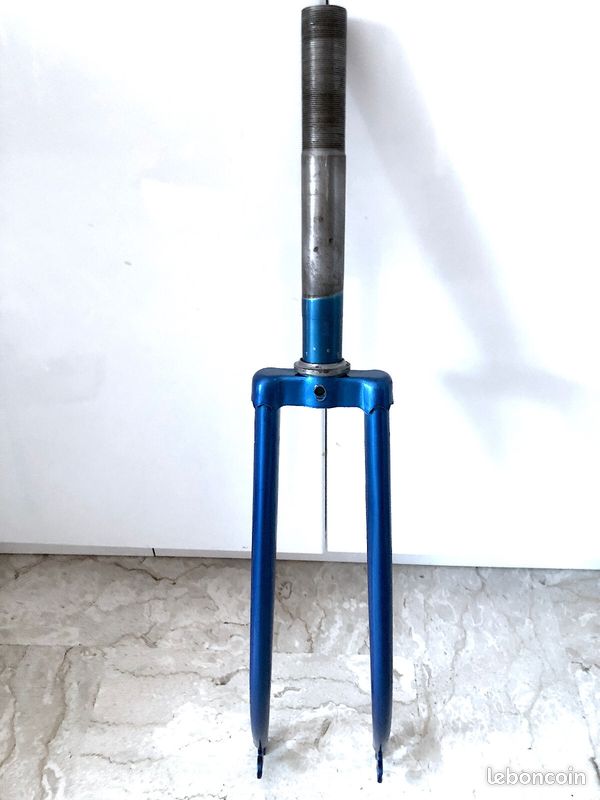FOURCHE VELO ANCIEN ,Porte Bagage . Carter. Selle . BICYCLE FORK POUR
