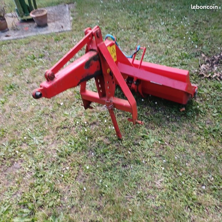 Chargeur arrière pour micro tracteur (image 2)
