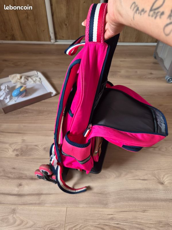 Cartable avec roues amovible (image 2)