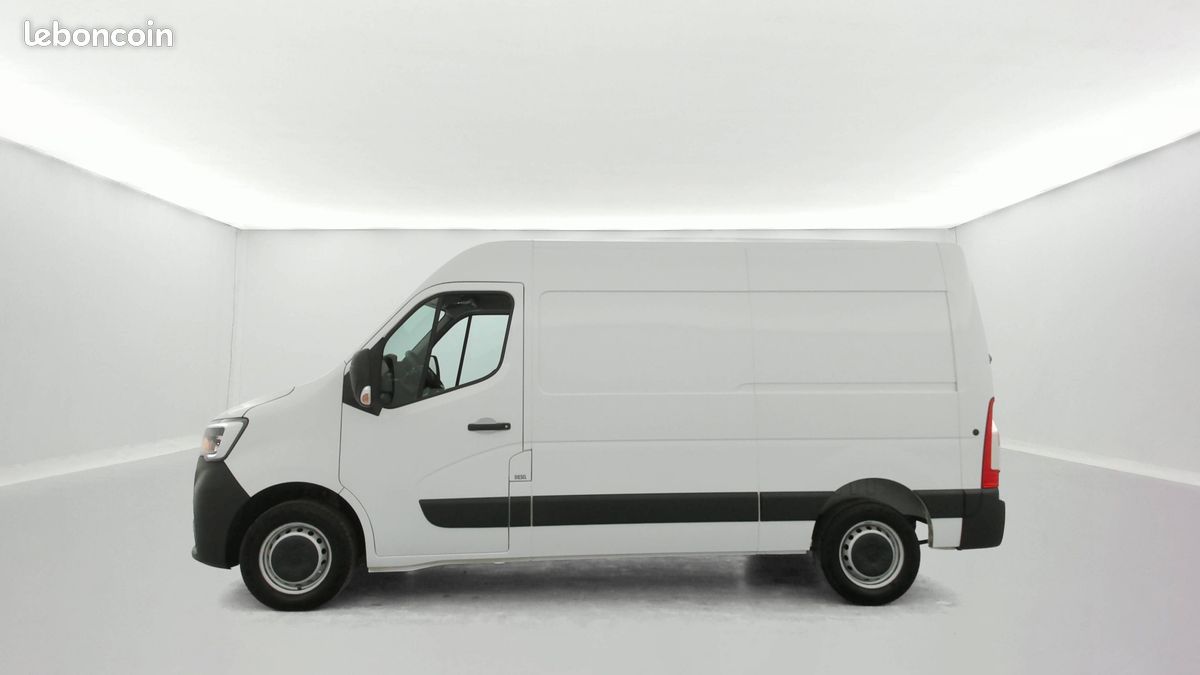 Renault master fgn trac f3500 l2h2 blue dci 135 confort (image 2)