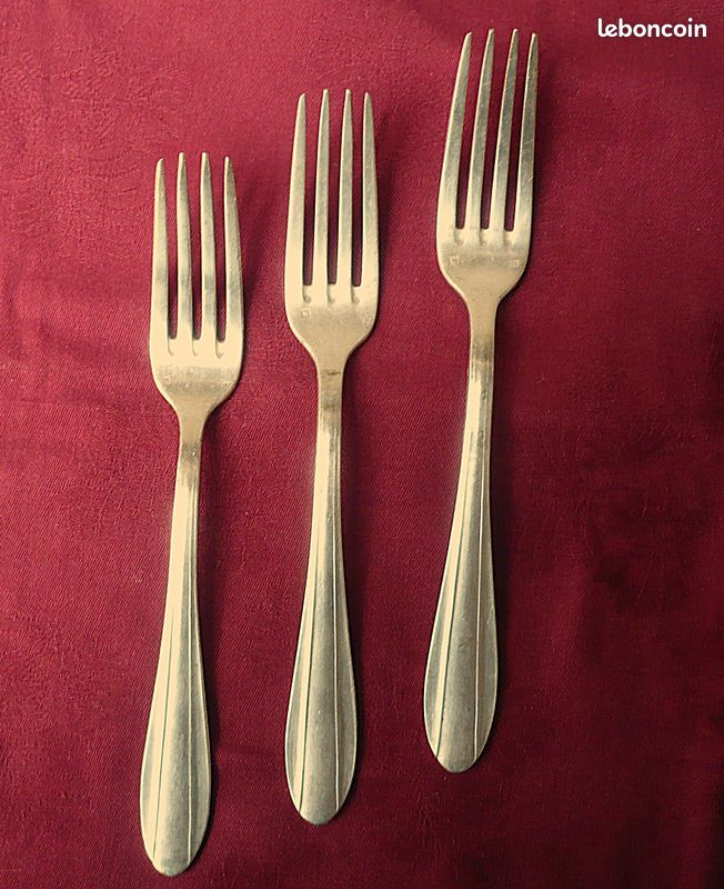 6 anciennes petites fourchettes crustacés en metal argenté poincon epoque 1940