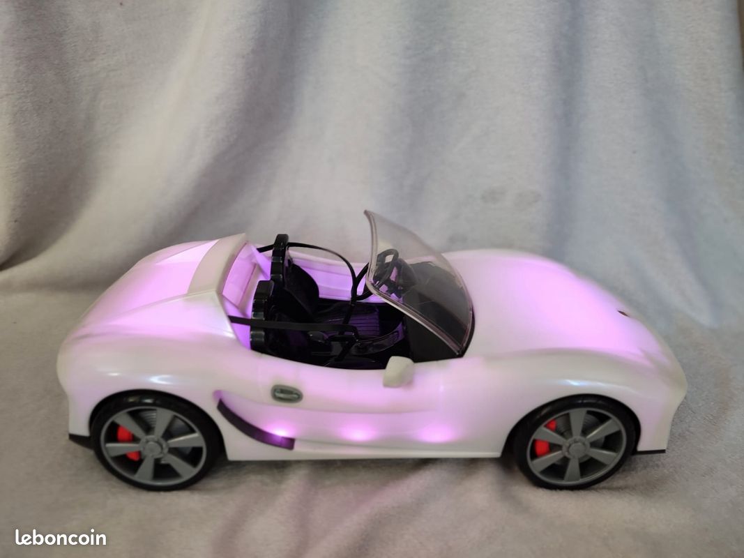 Voiture rainbow high (image 3)