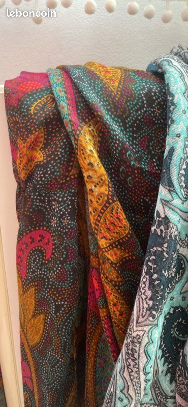Foulards et écharpes différentes couleurs et dimensions (image 10)