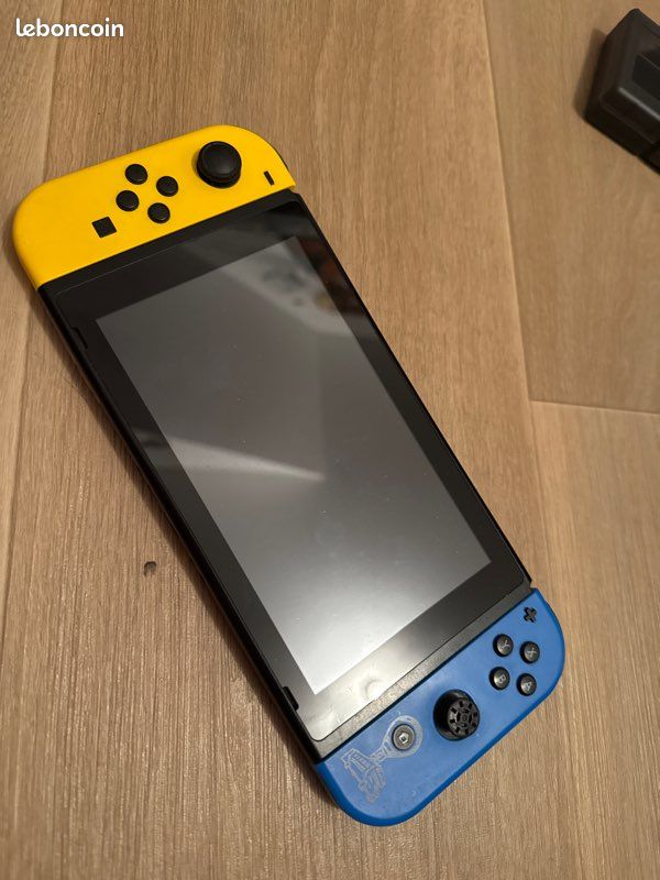 Switch, édition Fortnite Protection arrière et cache manette (image 1)