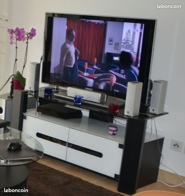 Meuble tv en verre et métal, blanc et noir avec rangements fermés, excellent état (image 1)
