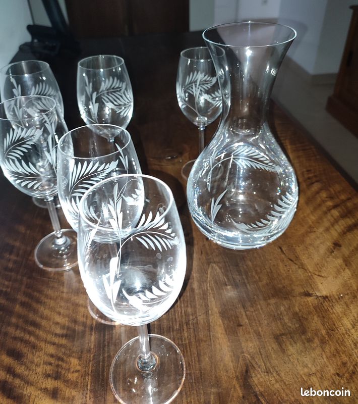 Verres et carafe (image 1)
