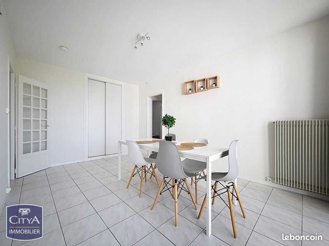 Appartement 5 pièces 74 m² · à Orléans · 74 m² · 142 000 €
