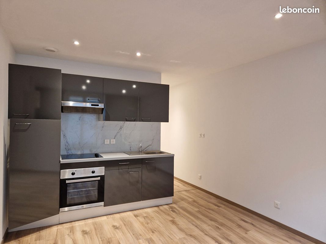 Appartement 1 pièce 32 m² · à Charleville-Mézières · 32 m² · 395 €