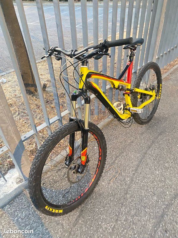 VTT Specialized Taille L 26 Pouces Vélos