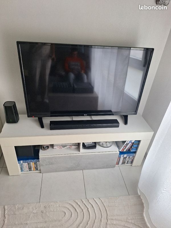 Téléviseur Tokai LCD 122cm (image 2)