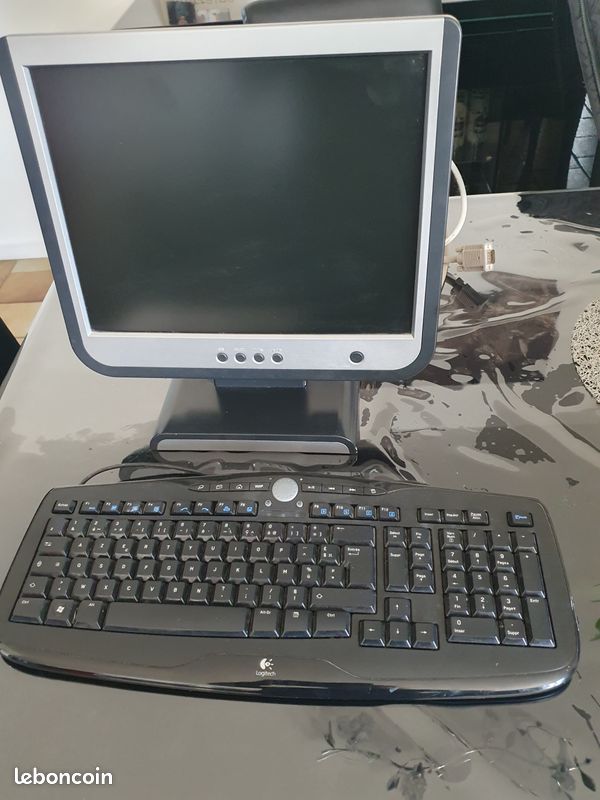 Clavier et écran ordinateur (image 3)