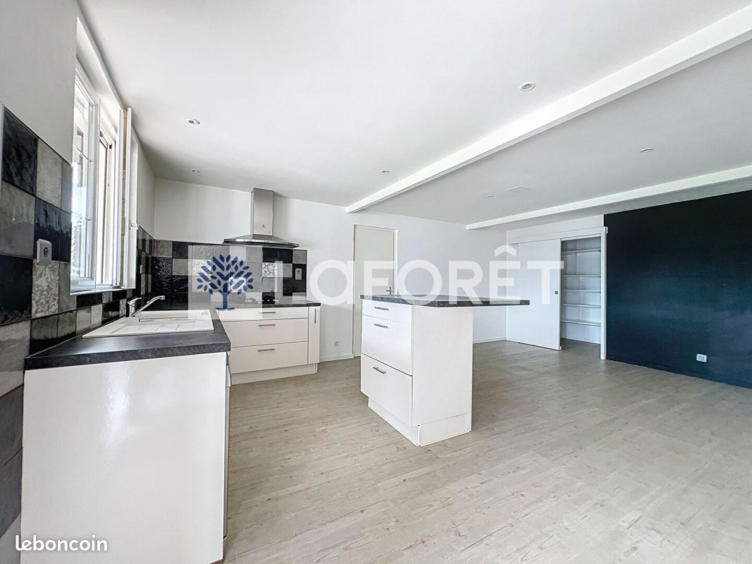 Maison 5 pièces 149 m² · à Geay · 149 m² · 810 €/mois