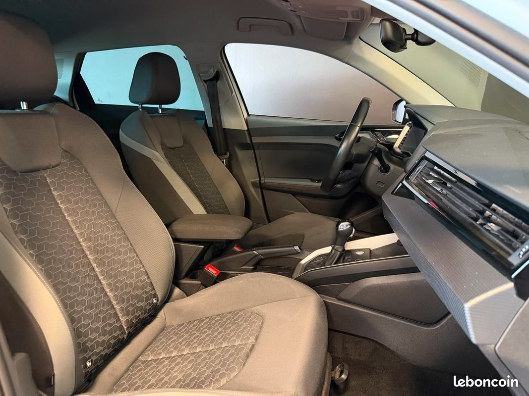 AUDI A1 SPORTBACK 25 TFSI 95 ch S tronic 7 Advanced / CARPLAY / SUIVI D'ENTRETIEN (image 25)