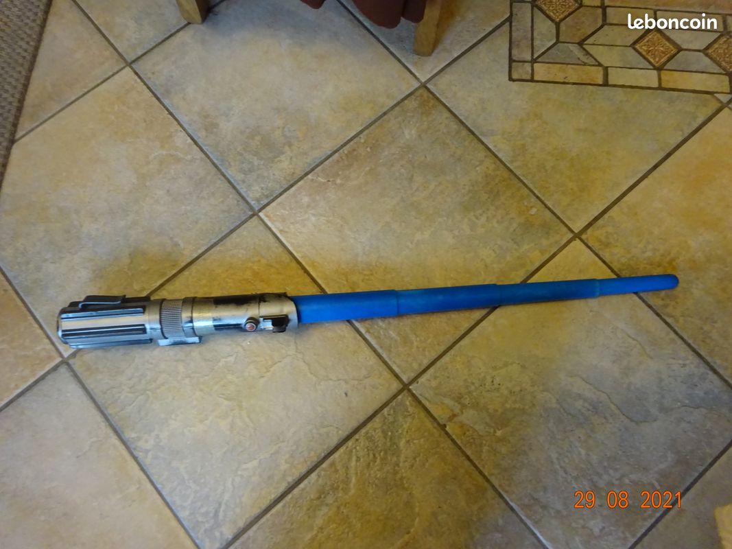Pack cape jedi + sabre bleu retractable (image 2)