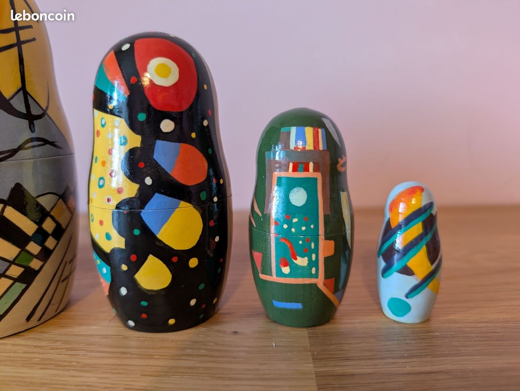 Poupées Russes Matriochka – 5 Pièces – Peintes à La Main – Signées – H15,5 Cm