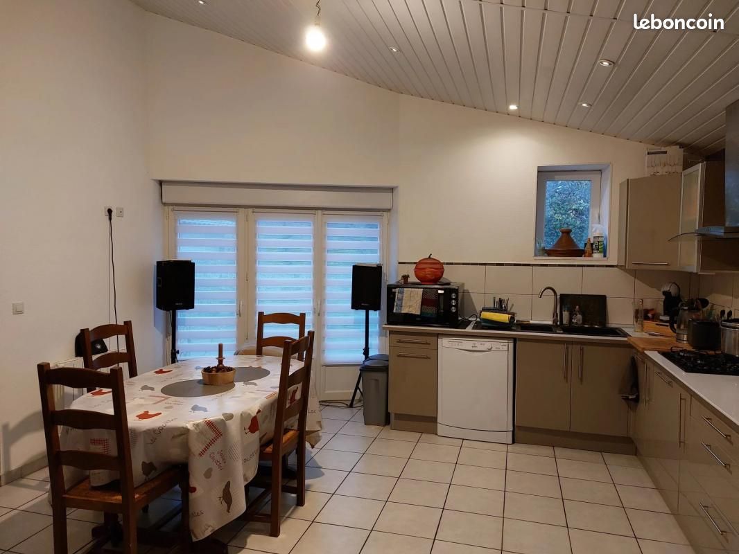 Maison 106 m² Jonzac - Jonzac 17500 (image principale 2)