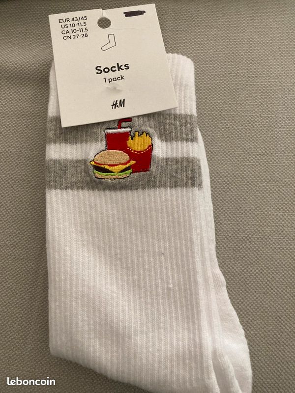 Une paire de chaussettes burger h et m (image 1)