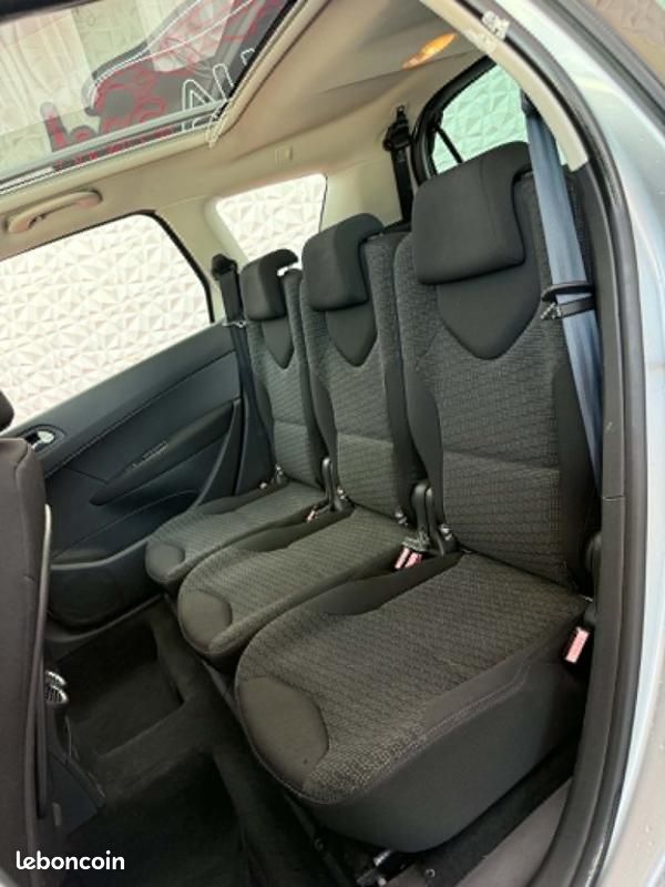 Peugeot 308 SW 1.6 HDi 16V 110 CV (image 7)