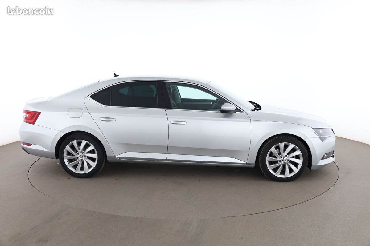 Skoda Superb 2.0 TDI Style DSG 150 ch (image 13)