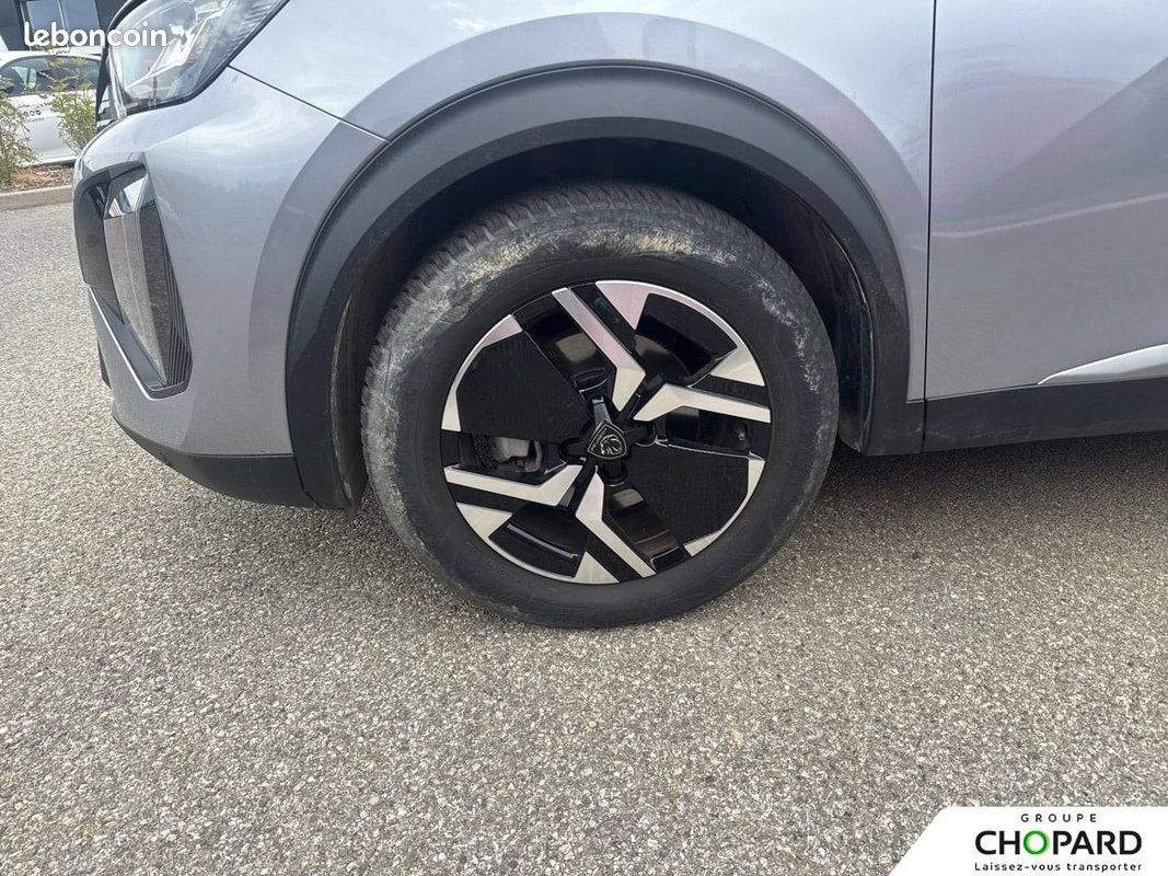 PEUGEOT 2008 Hybrid 145 e-DCS6 Allure (image 23)