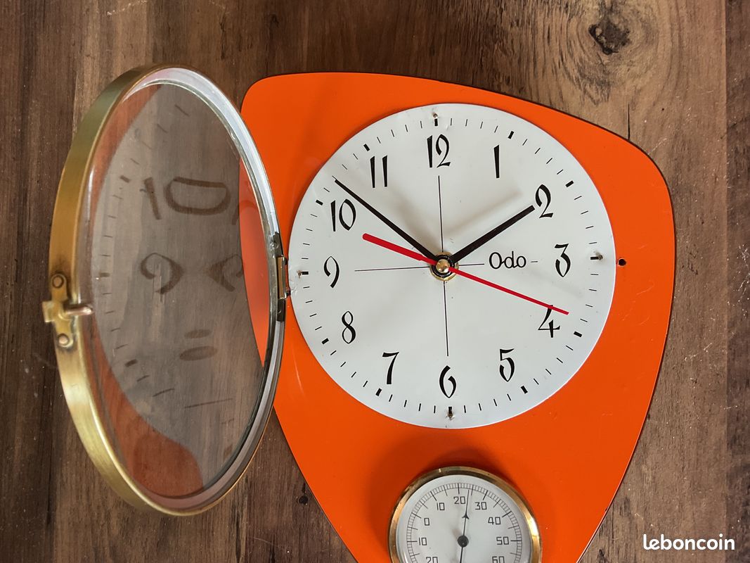 MAGNIFIQUE HORLOGE PENDULE Vedette Electro formica jaune Vintage An 50