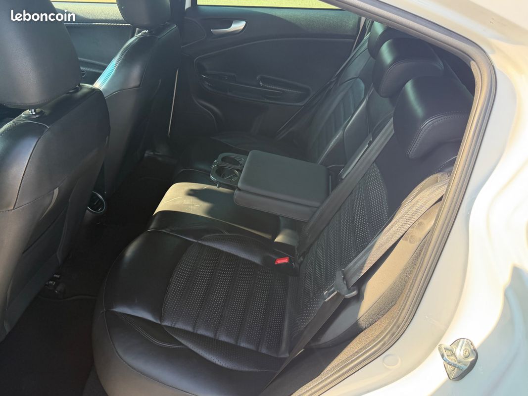 Alfa Romeo Giulietta Serie 2 2.0 JTDM 150ch Lusso – Gps – Clim – Révisée & garantie 6 mois (image 15)