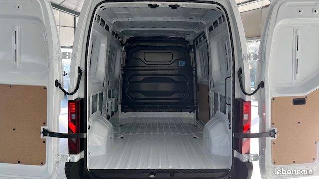 33 990 HT - Nissan INTERSTAR 3T5 L2H2 DCI 170 BVA9 N-CONNECTA + CAMERA / NEUF (image 8)