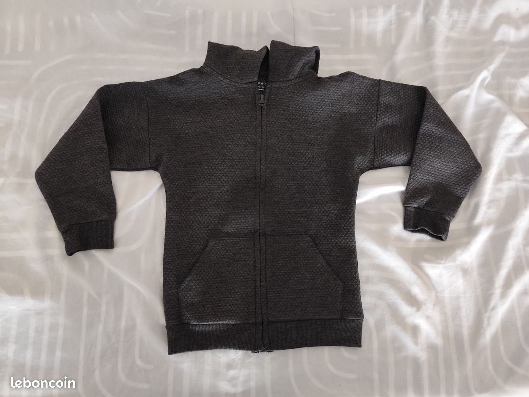 Vêtements enfant 4-6/7 ans (image 9)