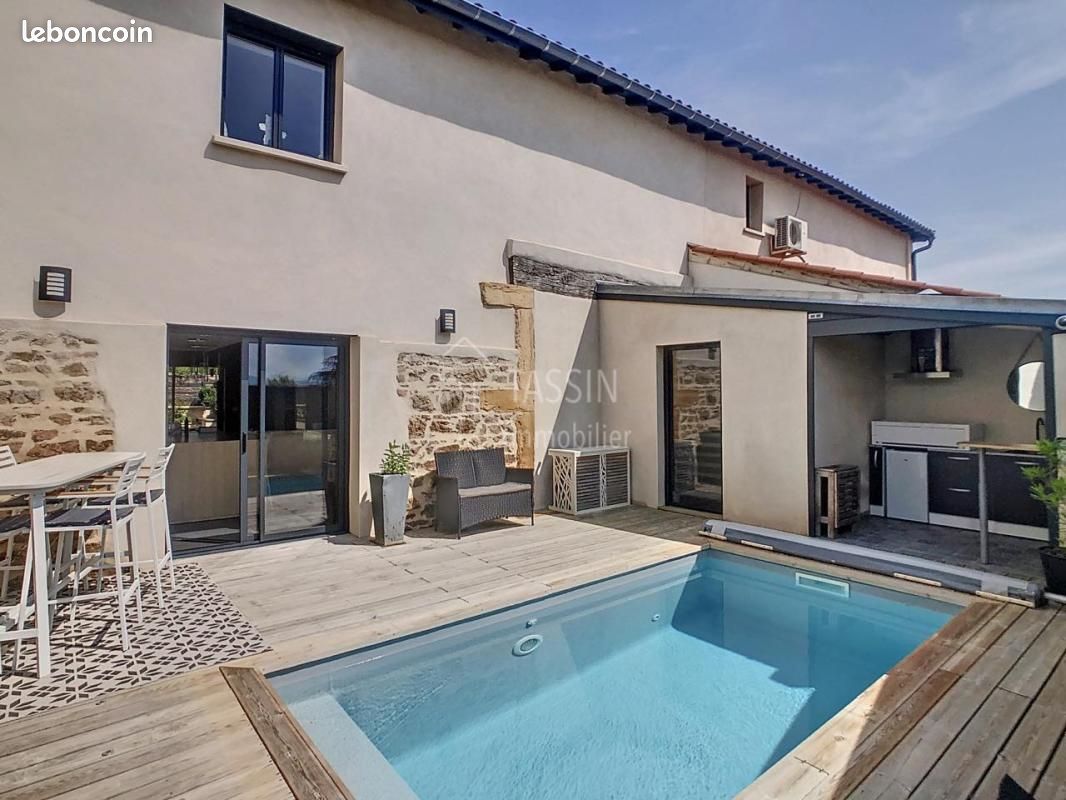 Ventes immobilières - Maison de village 6 pièces 204 m²