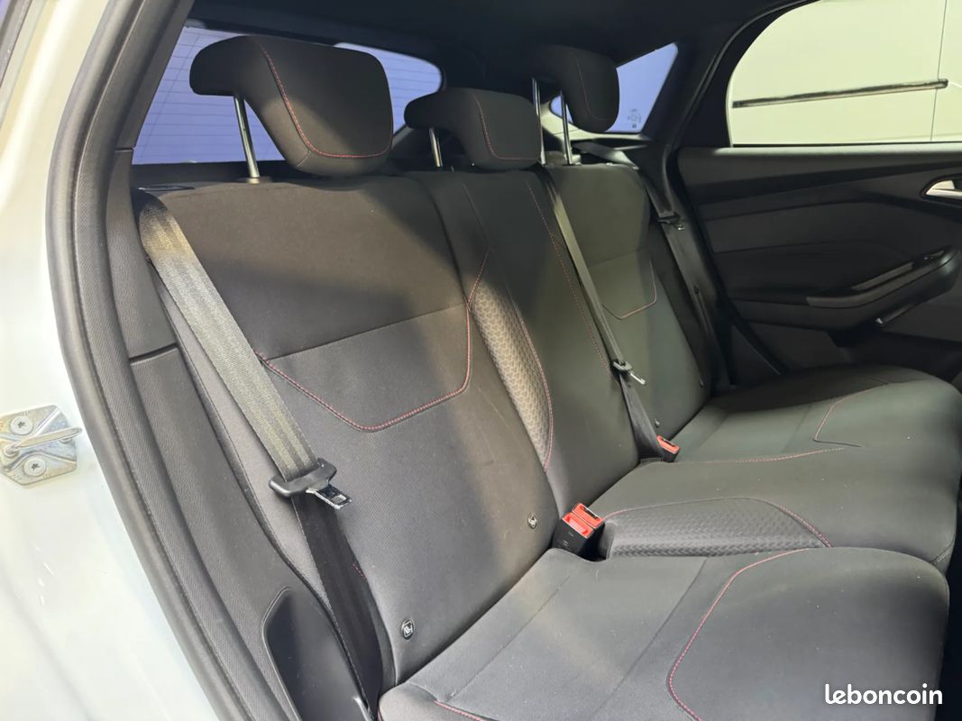 FORD Focus ST-Line 1.0 Ecoboost 125ch - Suivi - Caméra de Recul - GPS (image 20)