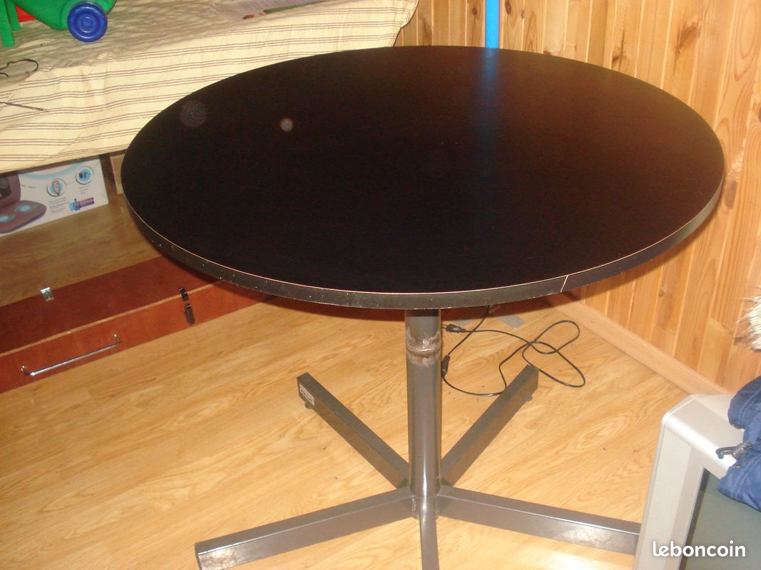 Table ronde (image 1)