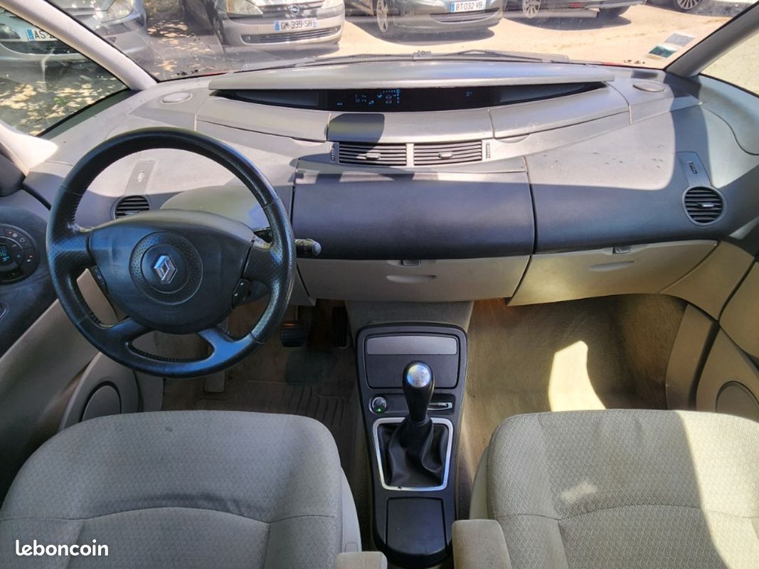 RENAULT GRAND ESPACE IV 2.2 dCi - 150 Expression Proactive A (image 12)