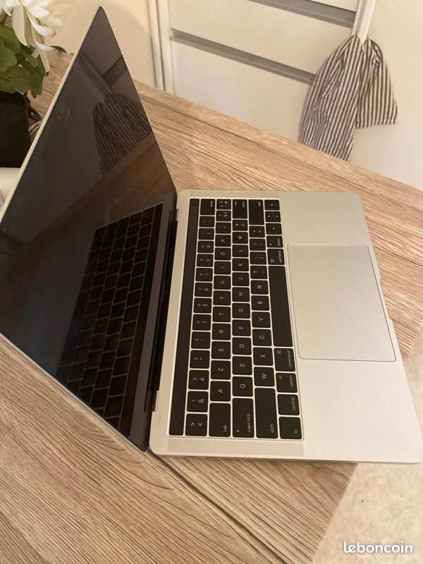 MacBook Pro Touchbar (image 1)