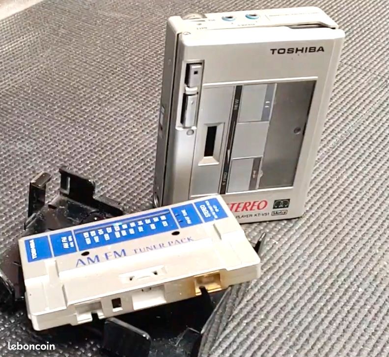 Walkman Toshiba KT-4027 Blanc, Extrêmement Rare, Pour Pièces Ou Réparation
